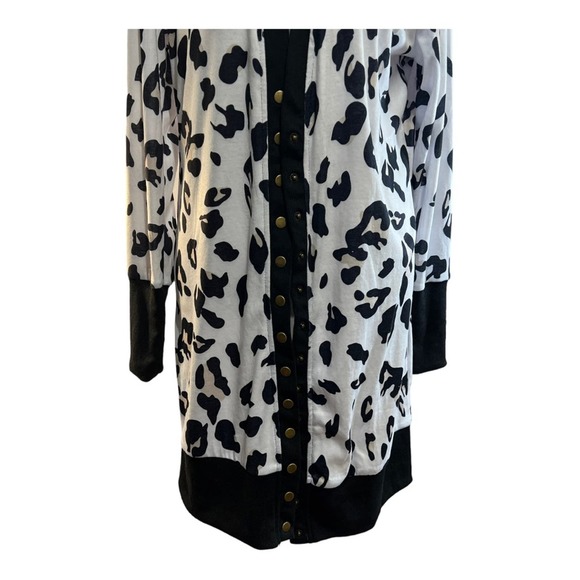 Black and White Cheetah Print Tunic Length Knit Cardigan or Duster L NWT - Picture 5 of 14